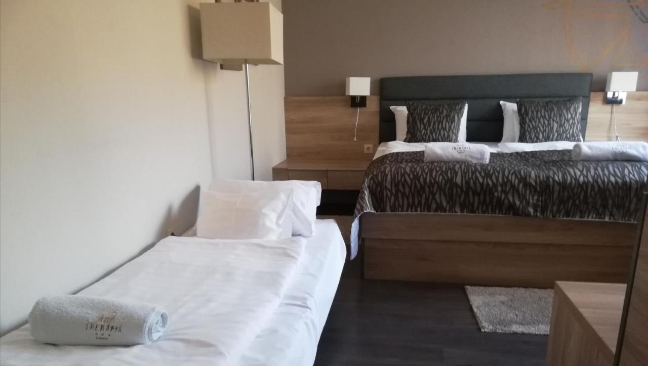 Hotel Therapia Pécs Extérieur photo