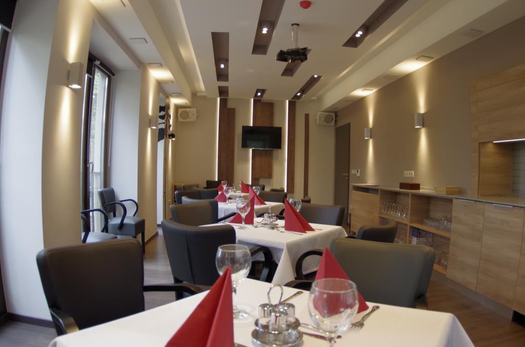 Hotel Therapia Pécs Extérieur photo